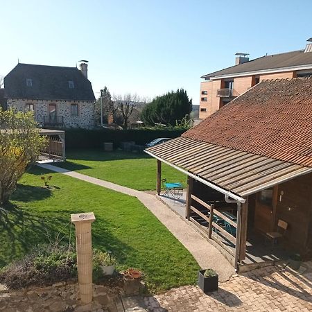 Le Miraillet, Gite Saint-Illide Bagian luar foto