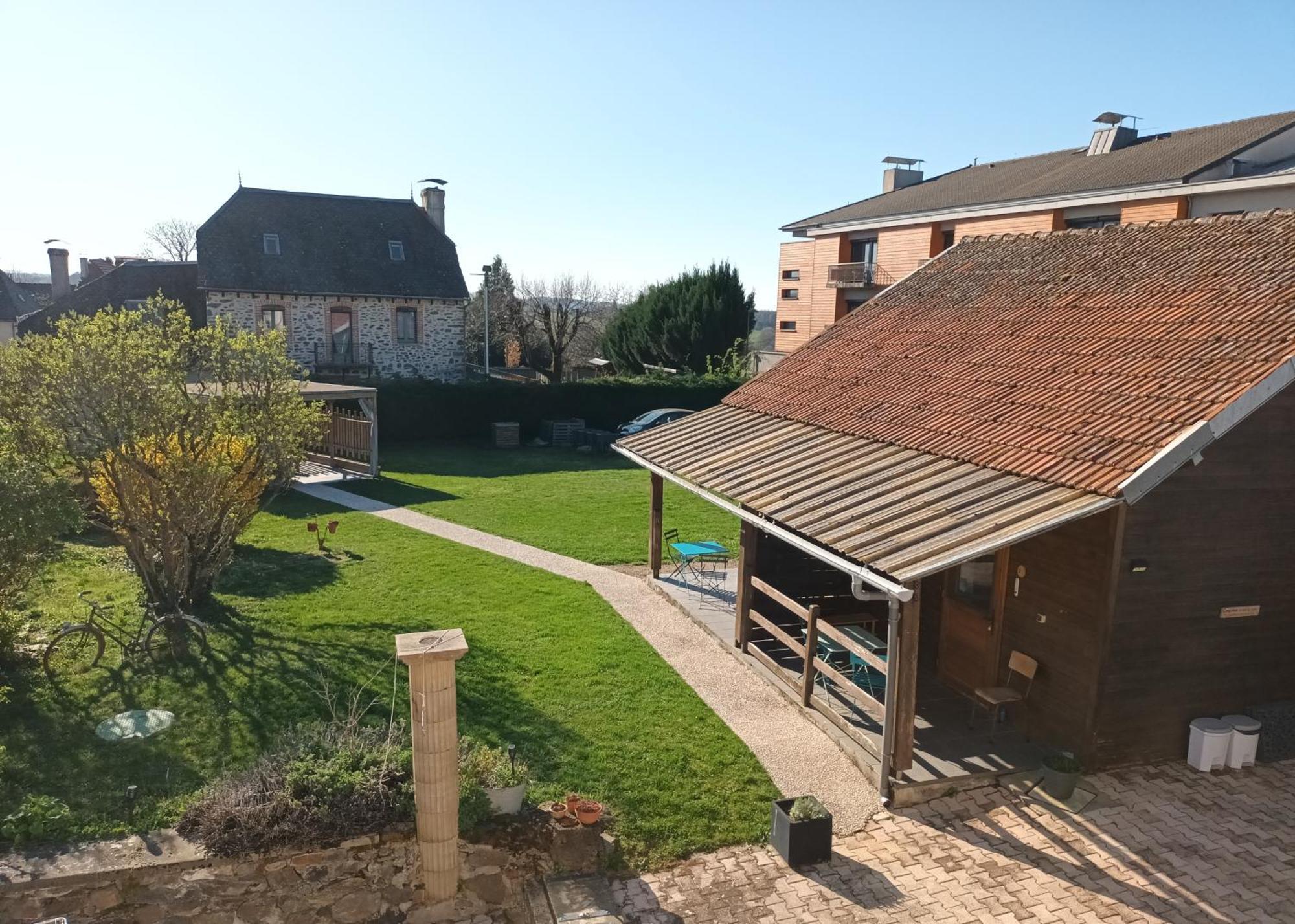 Le Miraillet, Gite Saint-Illide Bagian luar foto